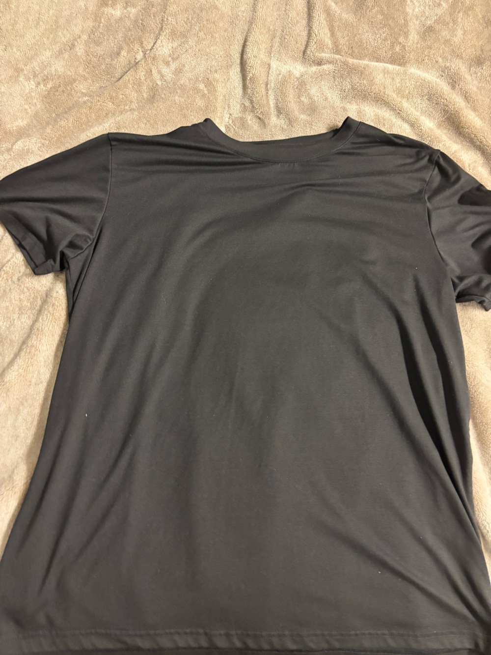 SHEIN Black Short-Sleeve Tee with White Angel Back Graphic - Picture 2 of 3
